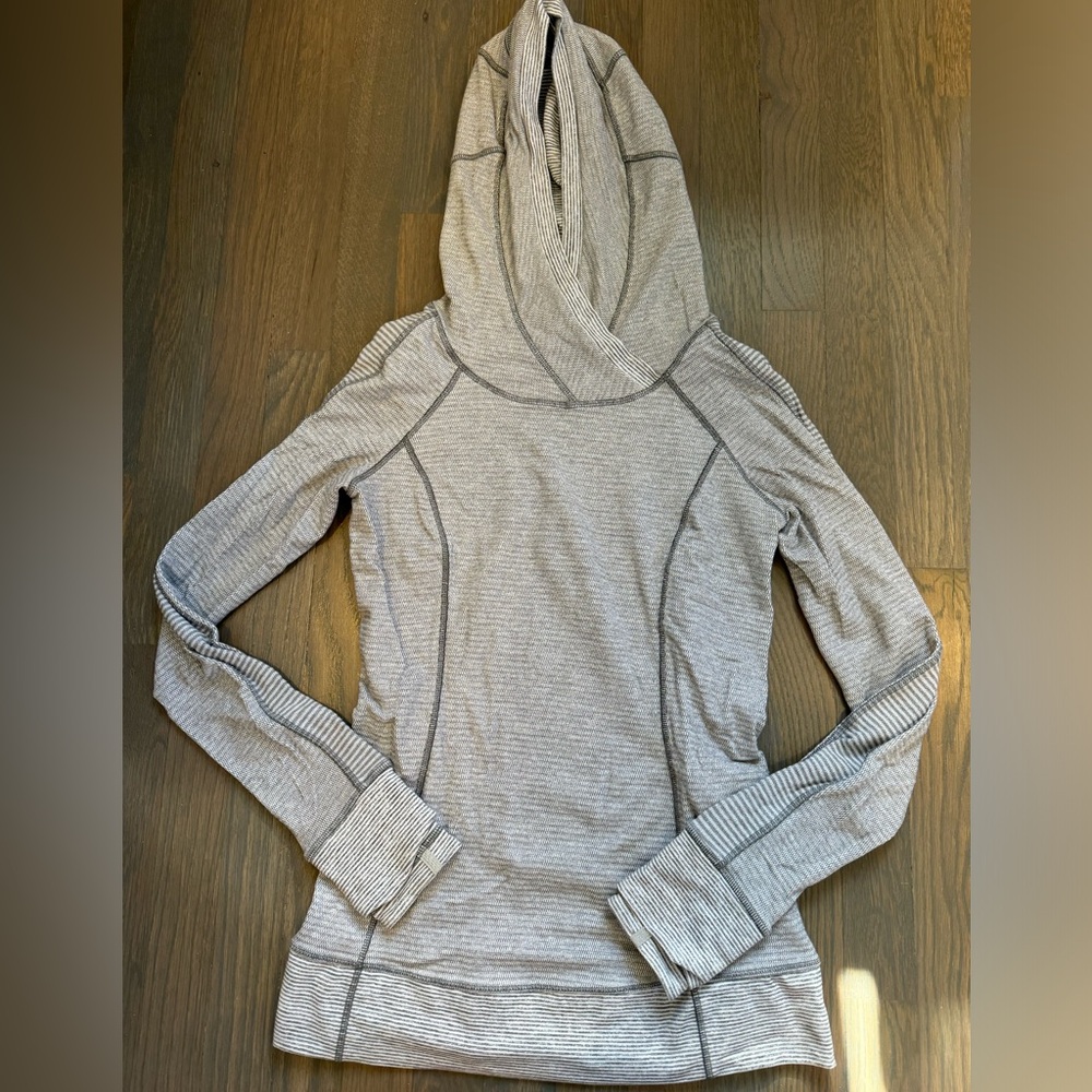 Think Fast Hooded Pullover size 6